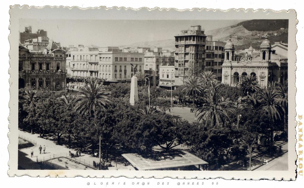 03 ORAN - La Place Foch.jpg